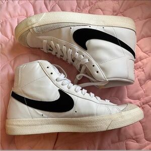 Nike Blazer Mid '77 white and black trainers
